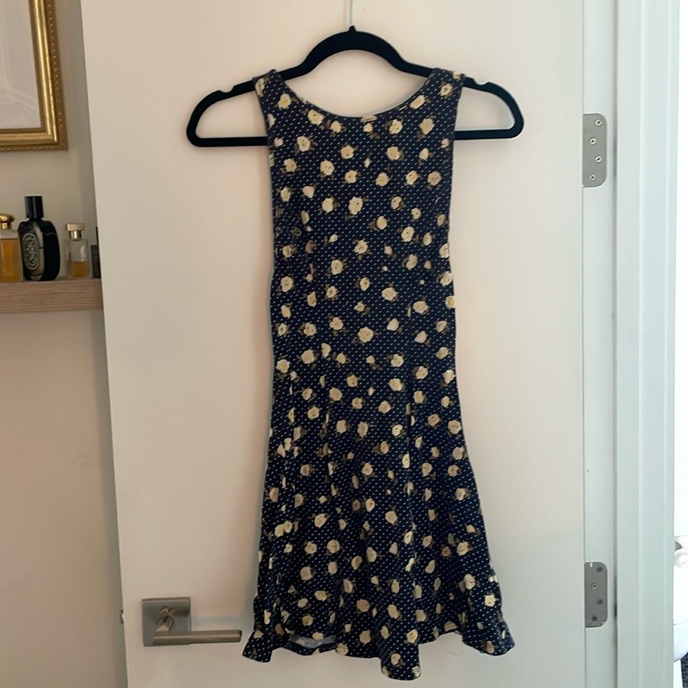 Ecoté - Low Back Floral Dress